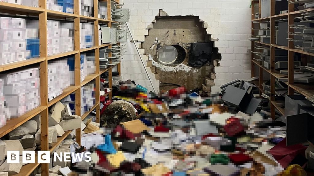 The spectacular multimillion-euro heist nobody noticed