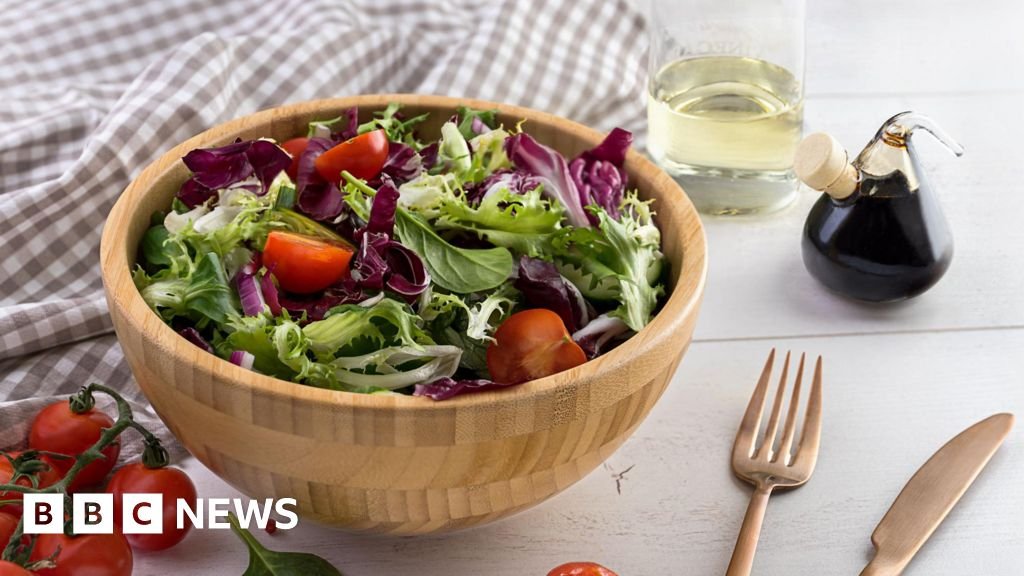 Intermittent fasting may make little difference to weight loss, review finds