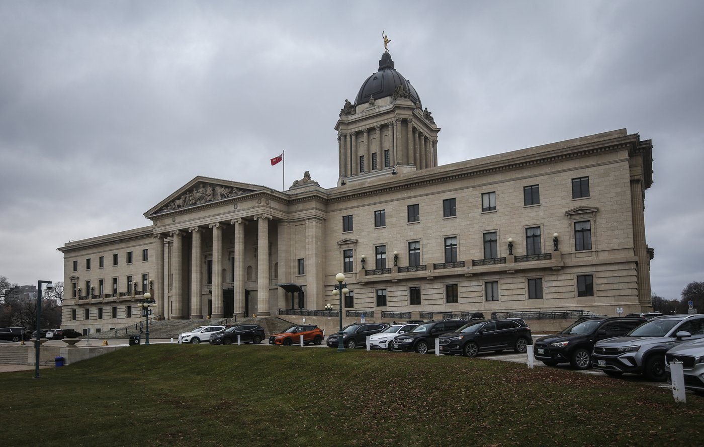 Manitoba Tories used legislature room for campaign: elections commissioner