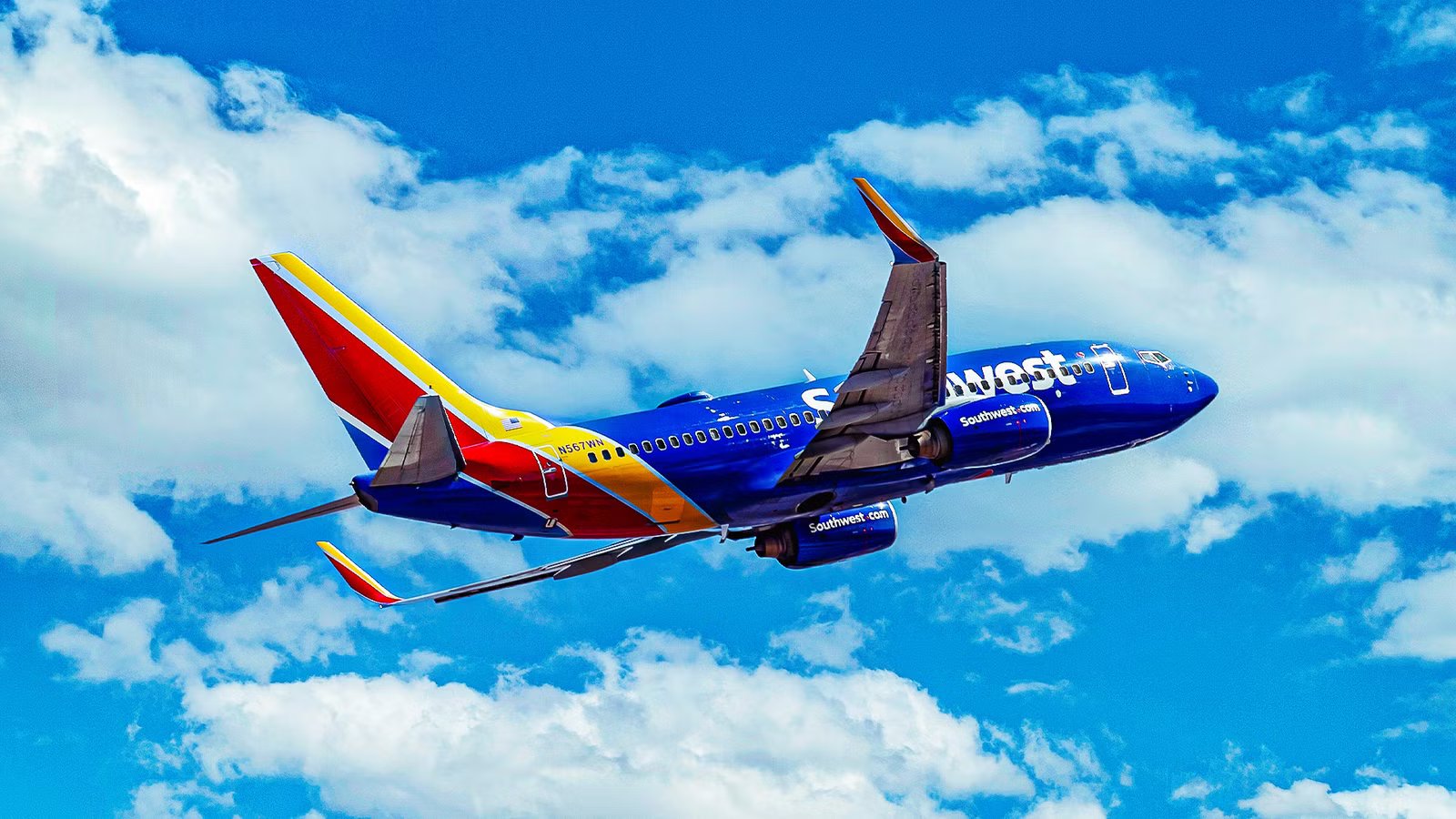 Southwest Airlines Considers Moving Crew Bins To Rear Cabin To Address Passenger Complaints