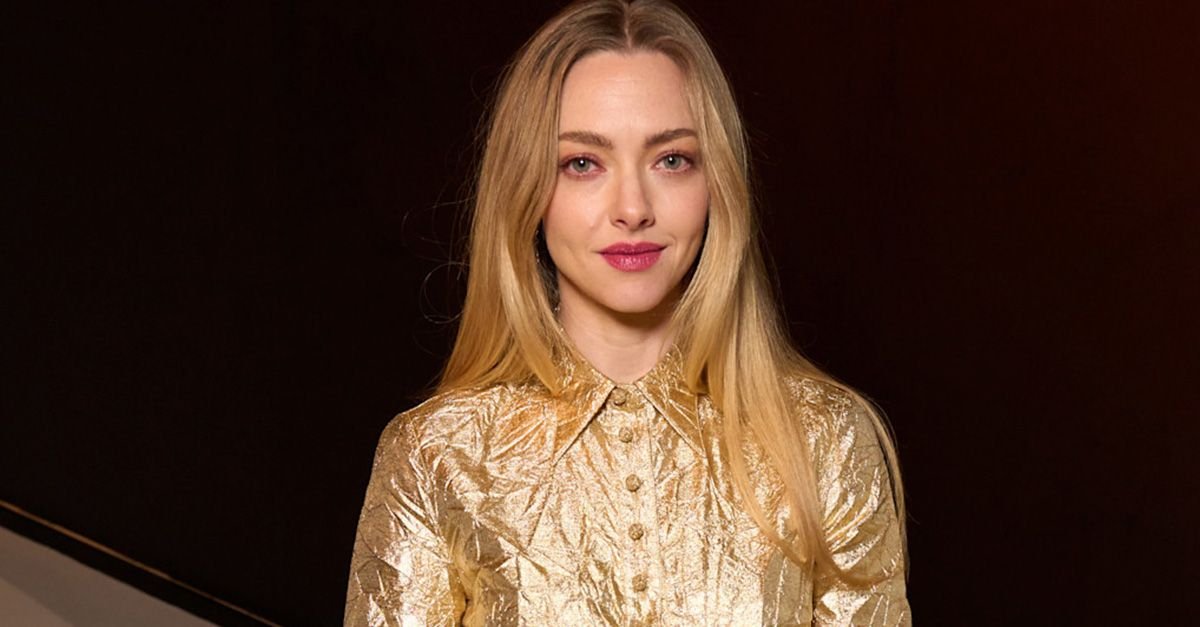 Amanda Seyfried Wore Pierced Snakeskin Tory Burch Heels