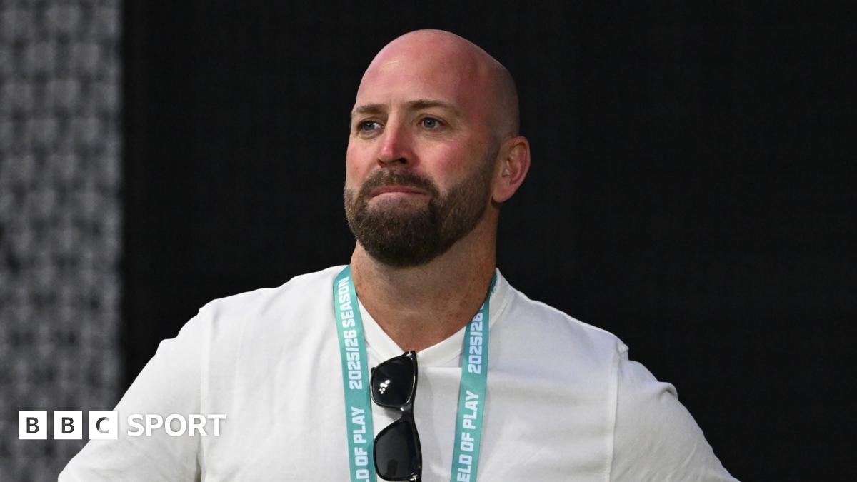 Matt Prior and Mushtaq Ahmed call for Sussex board to step down