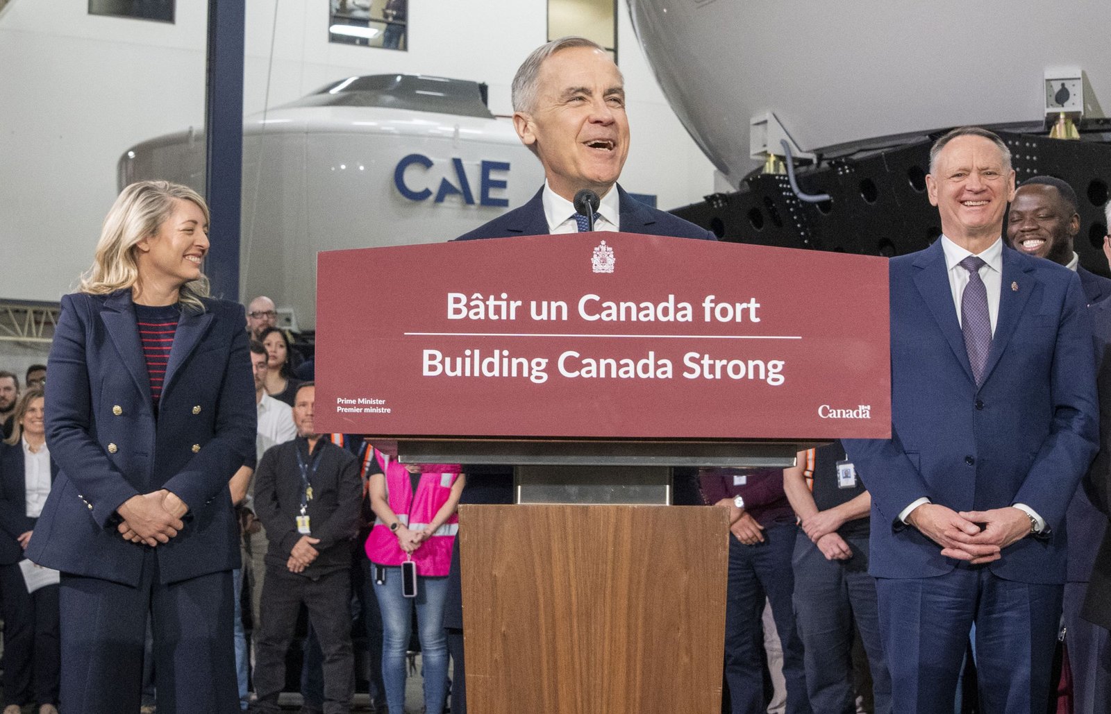 Carney hits the B.C. hustings as McGuinty drops by Seaspan shipyard to ‘see progress’ on joint support ships