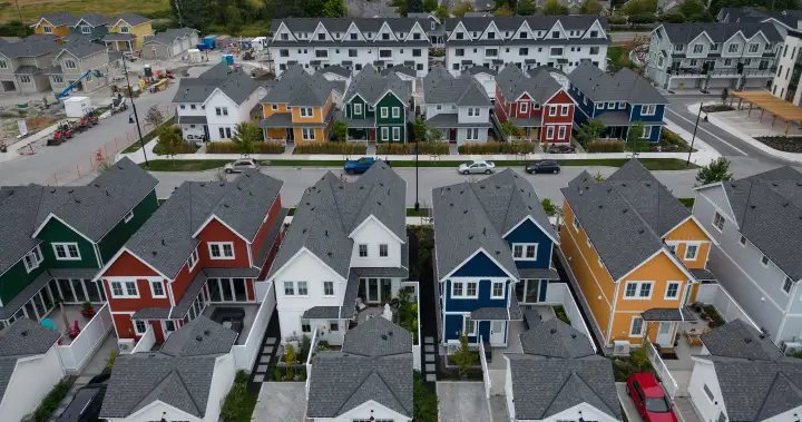 Mortgage debt soars while starter homes get out of reach for many Canadians – National