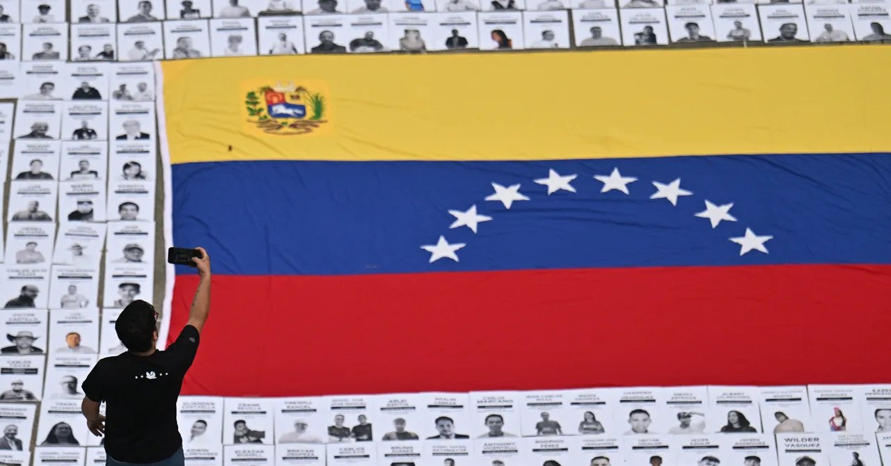 The Information Networks That Connect Venezuelans in Uncertain Times