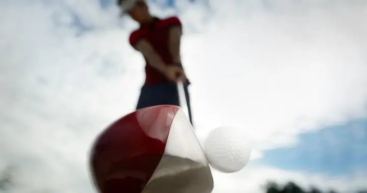Ontario city’s golf facilities may face fines for balls that fly into public space