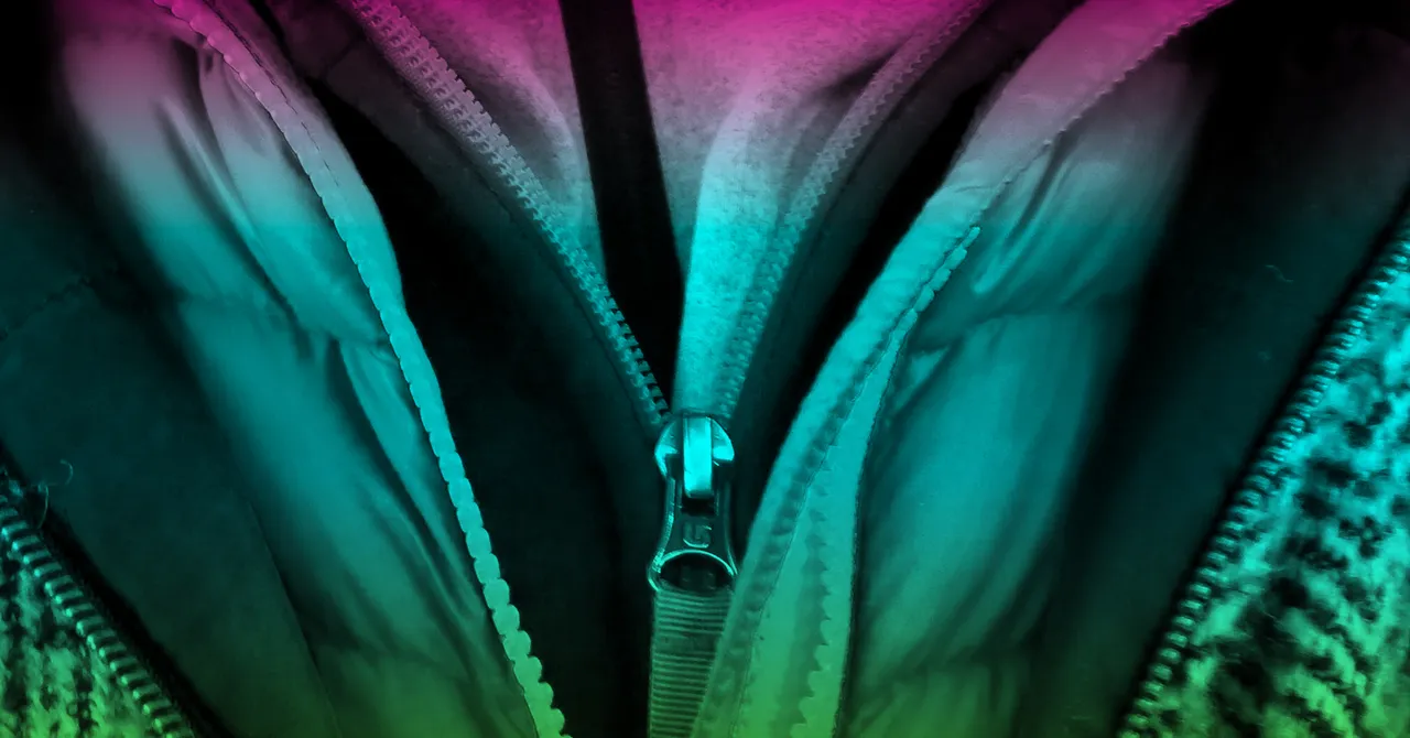 How to Layer Your Clothes to Stay Warm in Any Season (2026)