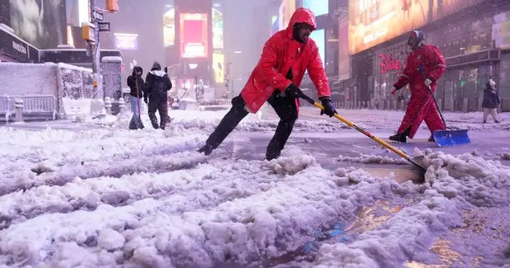 Blizzard slams into northeastern U.S., with intense snow and travel bans – National