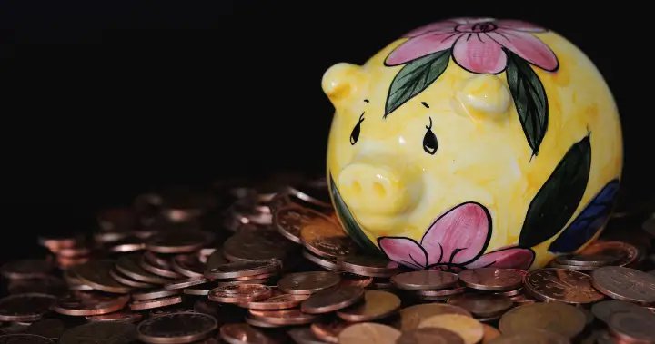 Canadian couples say they need $1.7M to retire. Are you on track? – National