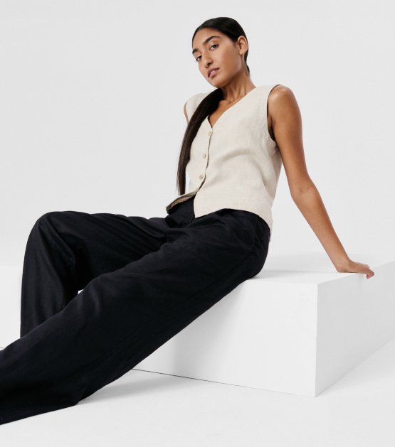 Is Eileen Fisher The Perfect Capsule Wardrobe? (Review)