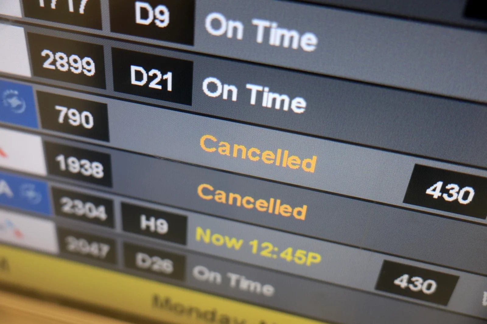 Blizzard flight woes: More than 10,000 cancellations