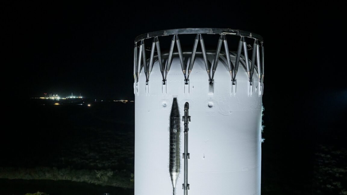 SpaceX’s next-gen Super Heavy booster aces four days of “cryoproof” testing