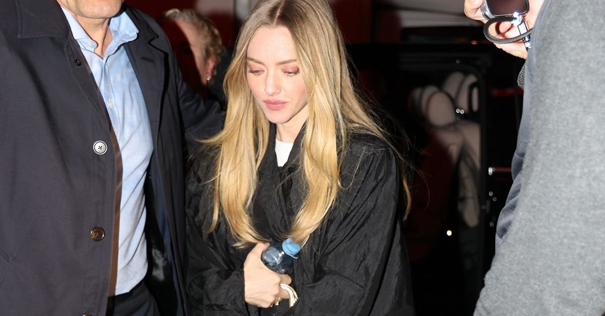 Amanda Seyfried Proves Metallic Bags Are a Spring Must Have