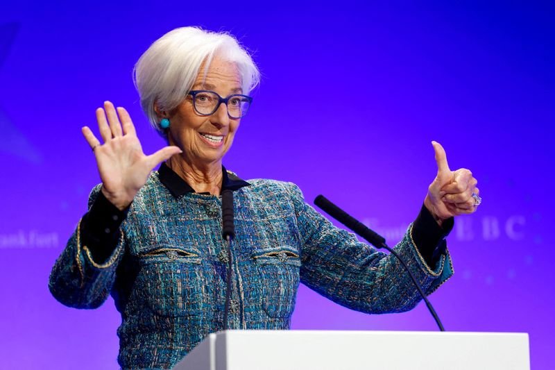 Exclusive-ECB’s Lagarde signals no imminent exit as politics and central banks collide