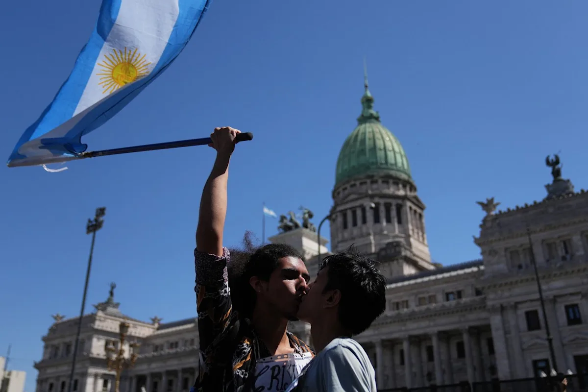 Argentine lawmakers approve historic labor reform promoted by President Javier Milei