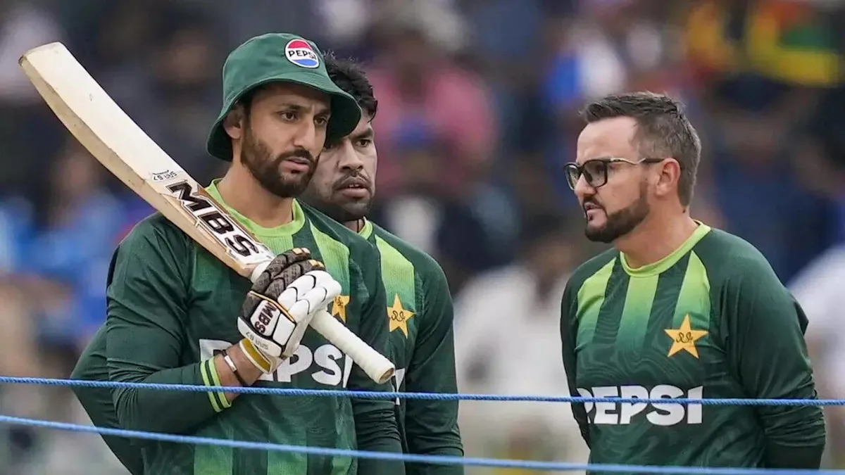 ‘Free ke paise le raha hai kya bhai?’ Pakistan coach under fire after loss against India in T20 World Cup