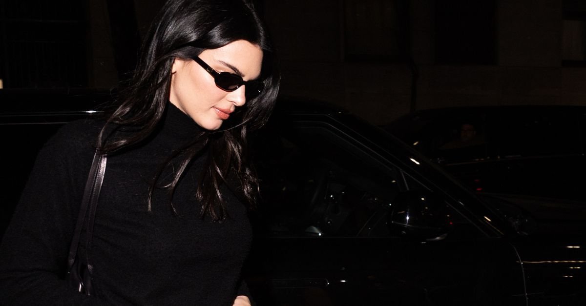 Kendall Just Wore a ’90s-Inspired Look That Carolyn Would Have Loved