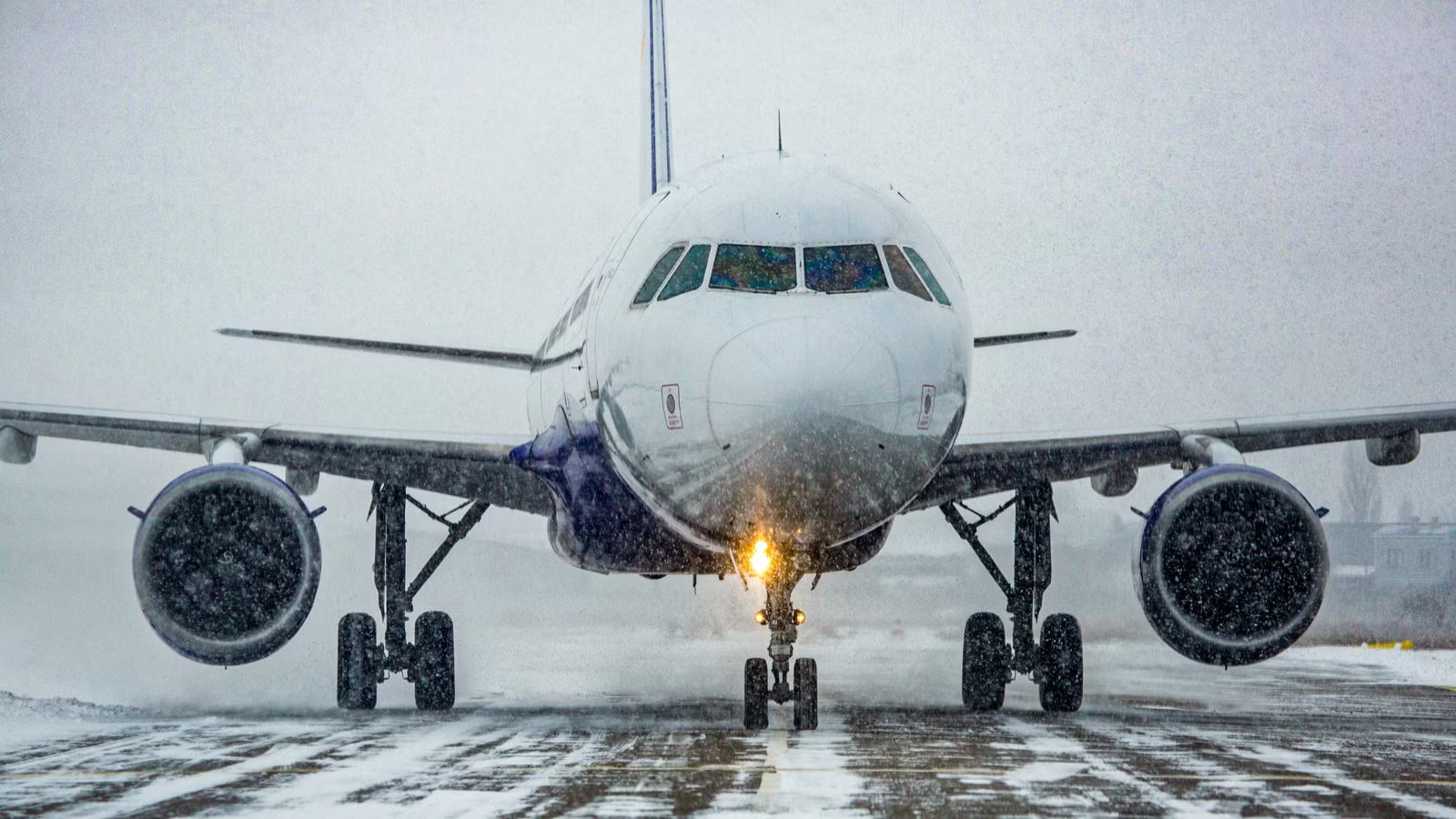 Can Snow Ingestion Damage Aircraft Engines?