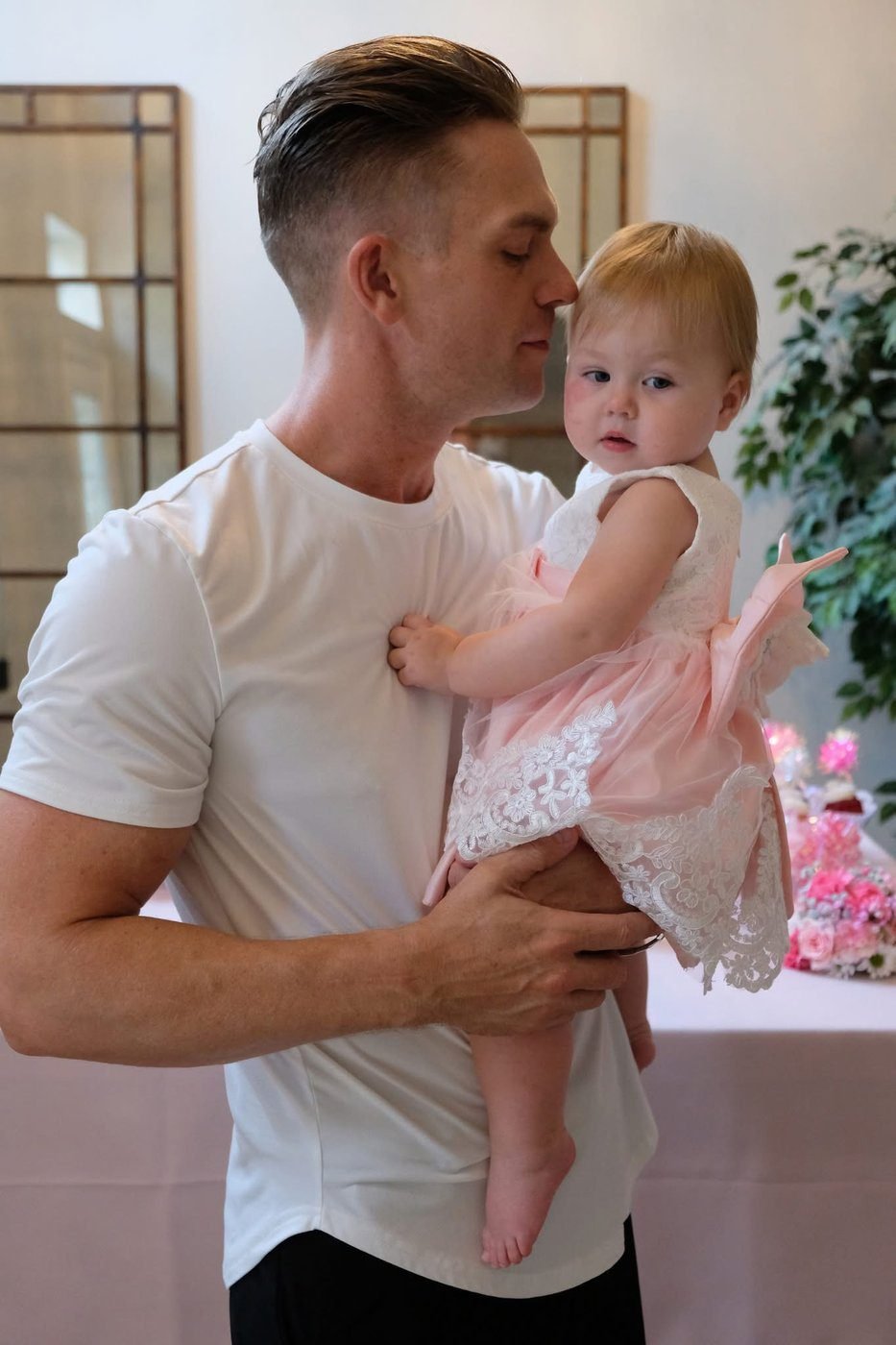 Canadian father enduring cold, poor food and water in Texas ICE detention centre