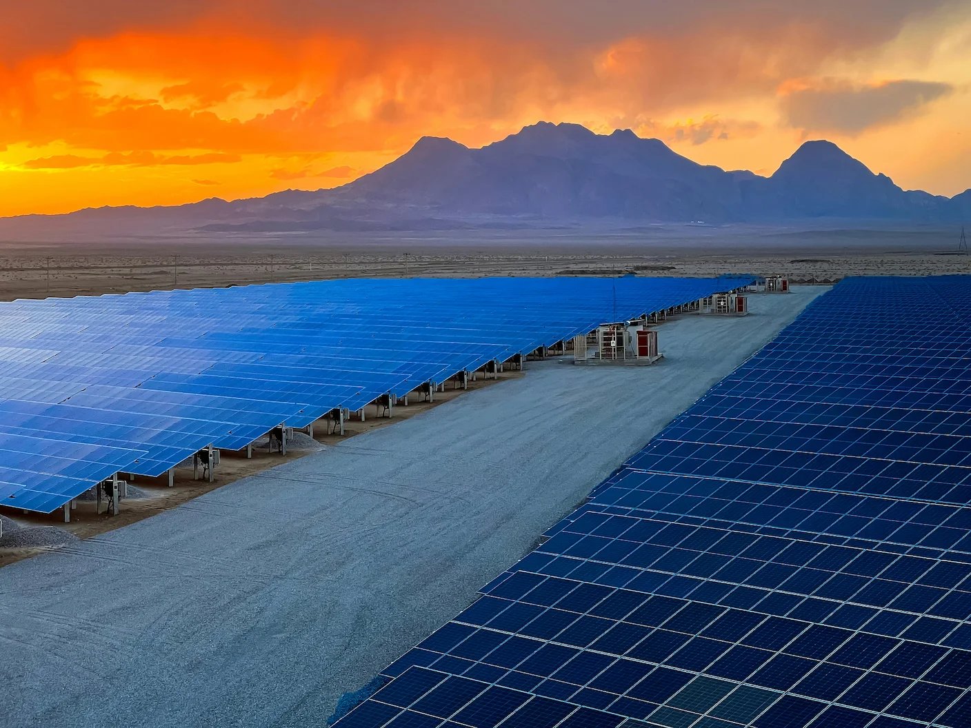 US Solar Surged 35% in 2025, Overtaking Hydro for the First Time