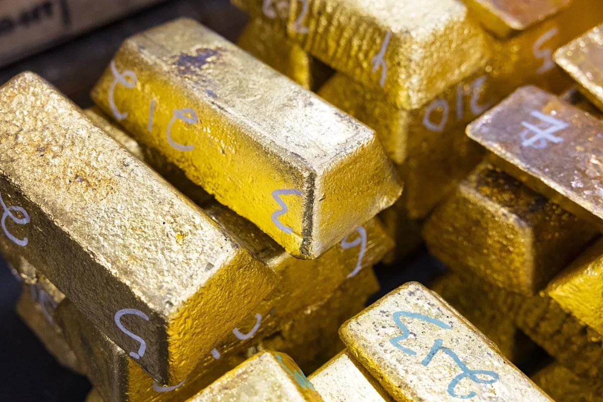 Gold Edges Lower as Traders Lock In Gains Above $5,000 an Ounce