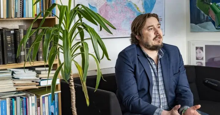 Inuit look to Greenland’s social model as Canada pursues military buildup in Arctic – National