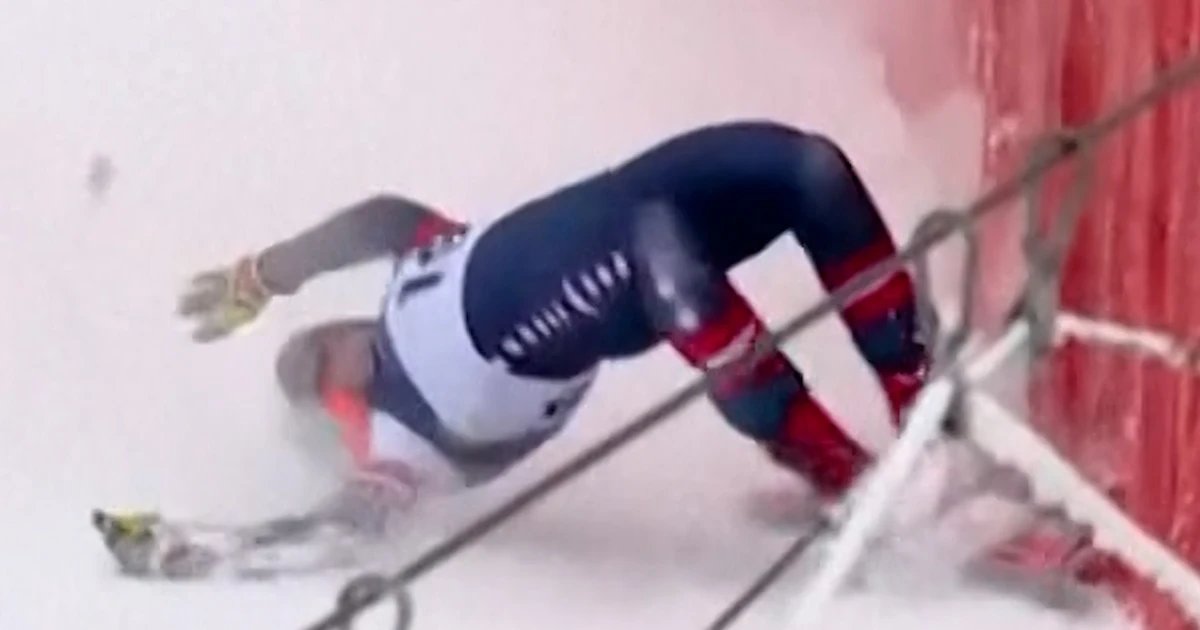 Breezy Johnson crashes out of the super-G final