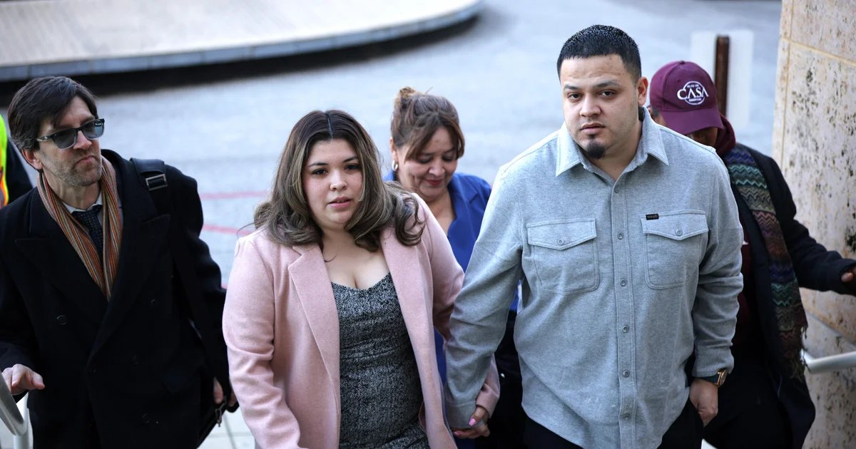 Prosecutor defends human smuggling charges against Kilmar Abrego Garcia as attorneys argue it’s vindictive