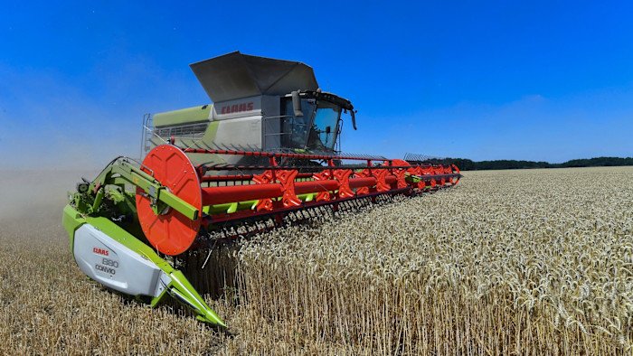 French farming posts first trade deficit in nearly a decade