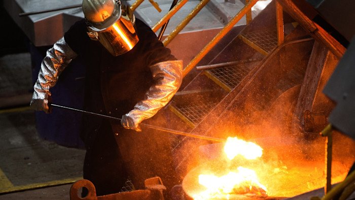 Investors pour record sums into European stocks