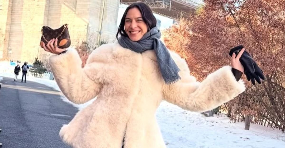 The Chic Shoe Trend to Wear With Cuffed Jeans in 2026