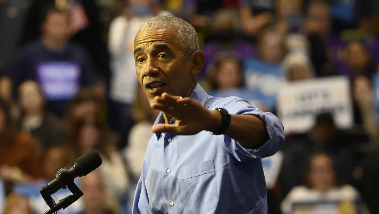 Barack Obama Clarifies Aliens Are ‘Real’ Comment After It Blows Up Online, Insists He Saw ‘No Evidence’ Extraterrestrials Have Made Contact While U.S. President