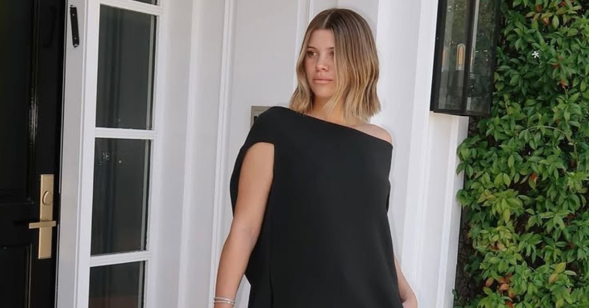 Sofia Richie’s Cream Trousers are the Chicest Alternative to Jeans