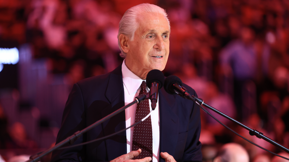 Lakers unveil Pat Riley statue, team’s first coach to receive such an honor