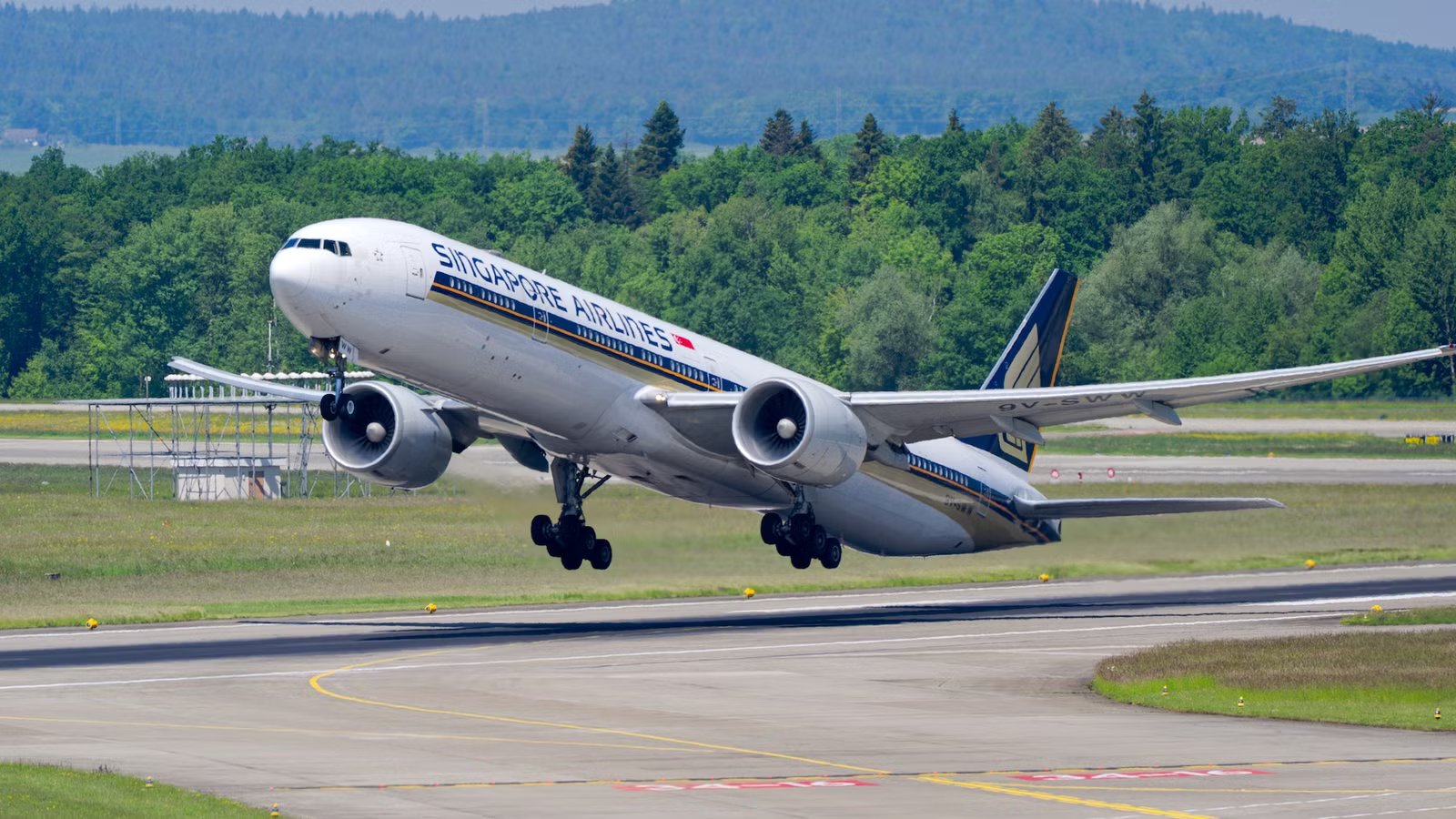 Boeing Just Shattered A Record With A Massive New SIA Group Deal