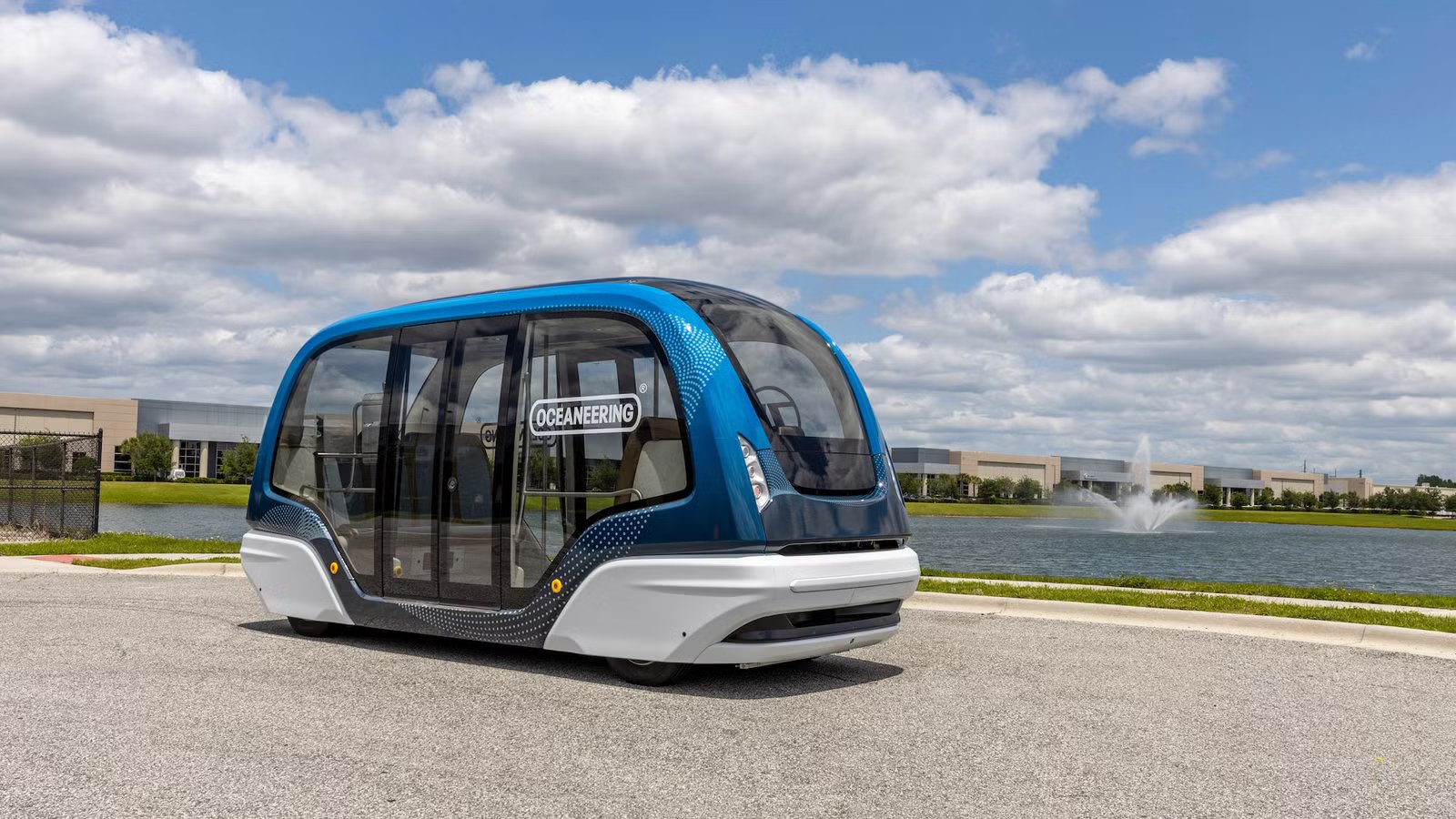 Newark’s Newest Airport Shuttles Have No Drivers