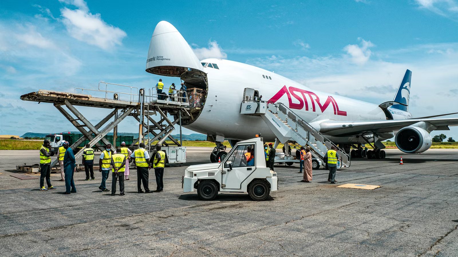 The Boeing 747‑400F’s Incredible Cargo Hold