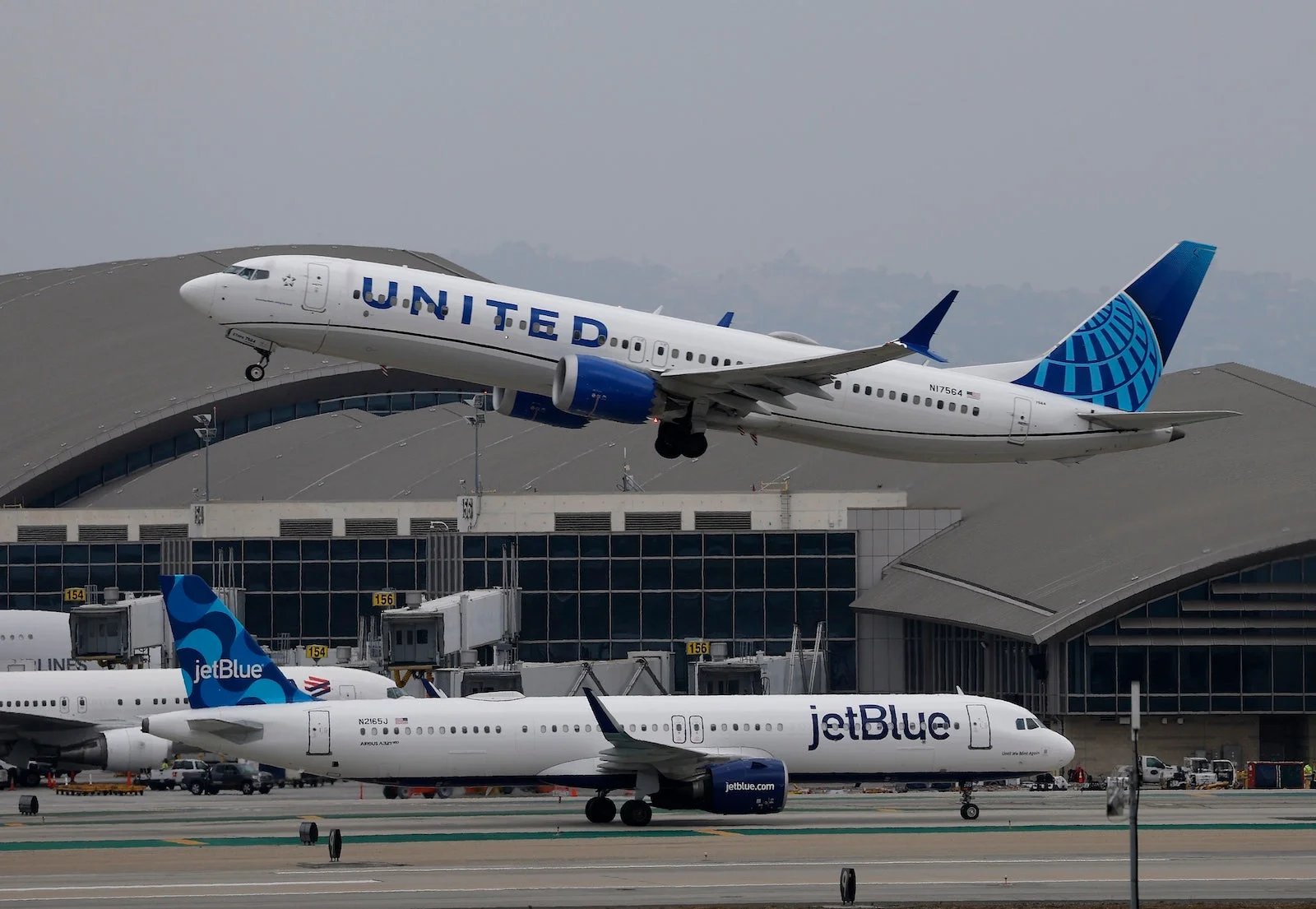 United, JetBlue expand Blue Sky partnership