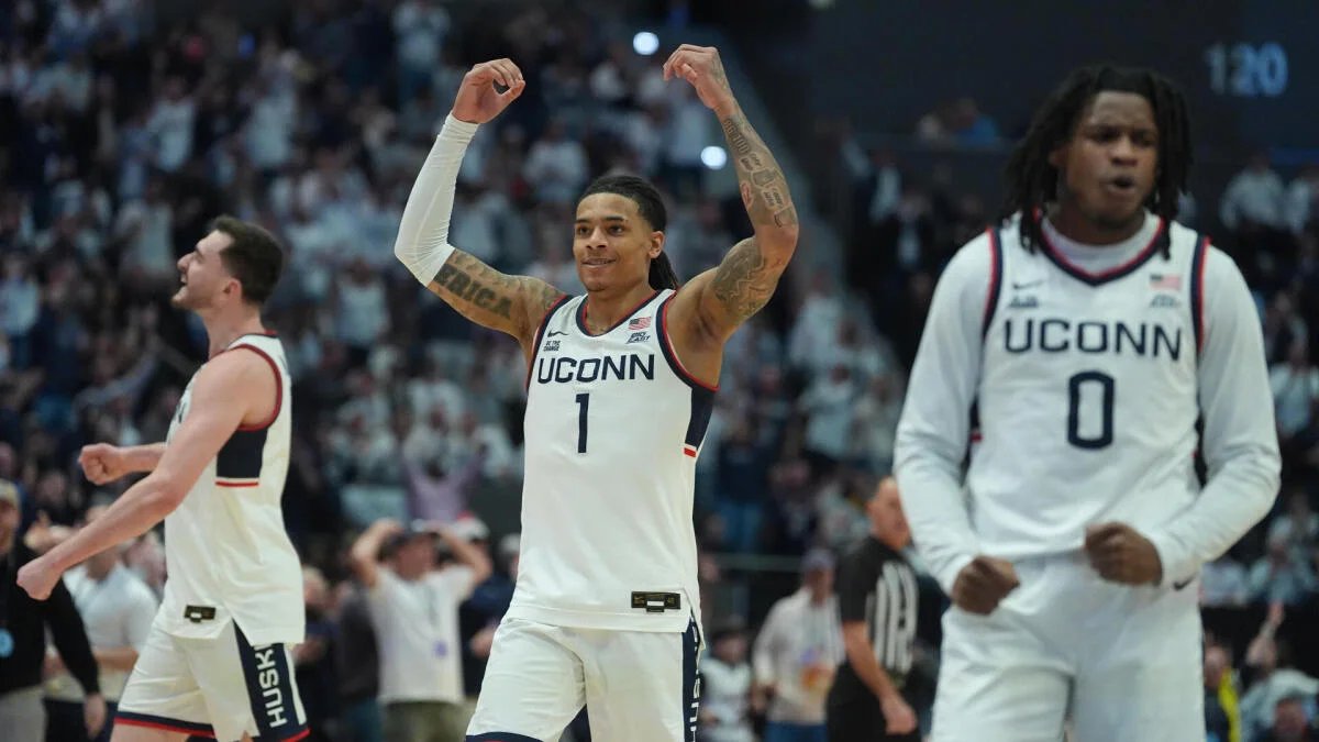 UConn looks like it can win it all again after rout of St. John’s that may have broken the Red Storm