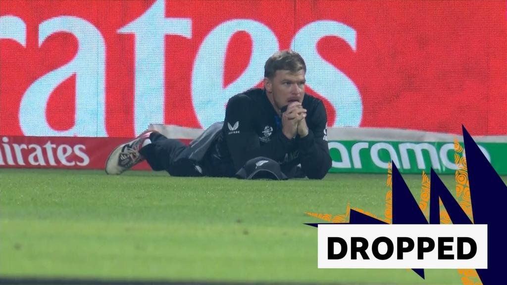 'Extraordinary drop!' New Zealand's Phillips fluffs simple catch