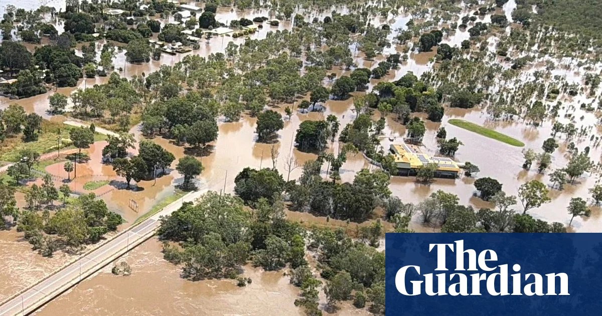 ‘There are crocs absolutely everywhere’: NT residents warned to stay out of flood waters as hundreds evacuated | Northern Territory