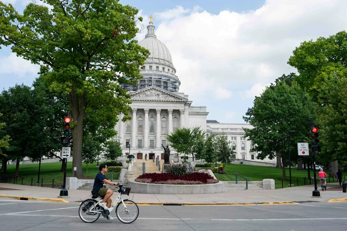 Wisconsin lawmakers take a shot at joining the ranks of states allowing online sports betting