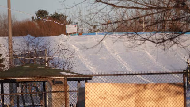 Child, 6, dies after sledding accident in off-island Montreal suburb