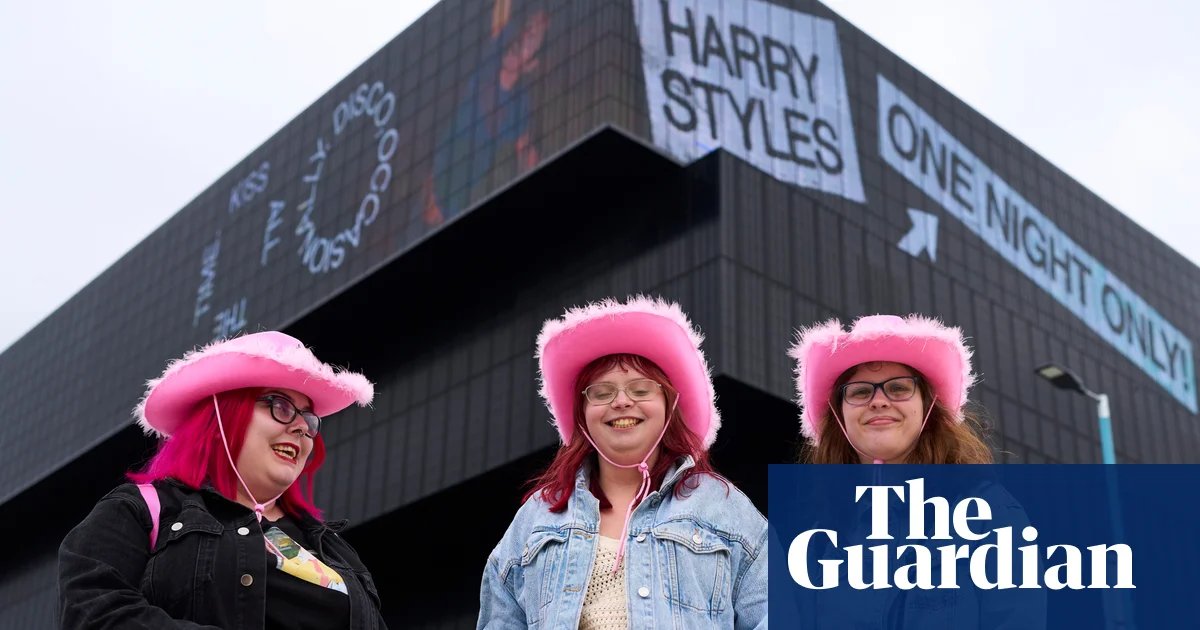 ‘Someone’s paid a grand in cash’: fans camp out in Manchester for first Harry Styles concert since 2023 | Harry Styles