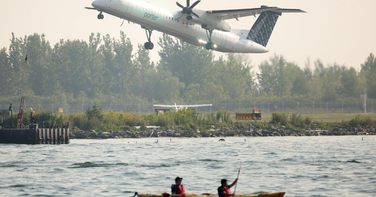 Doug Ford’s Toronto island airport jets push runs into opposition