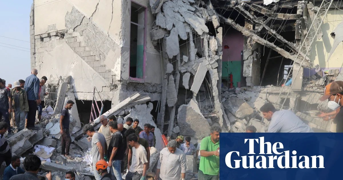 Video shows US Tomahawk missile hit base next to bombed Iranian school | Iran