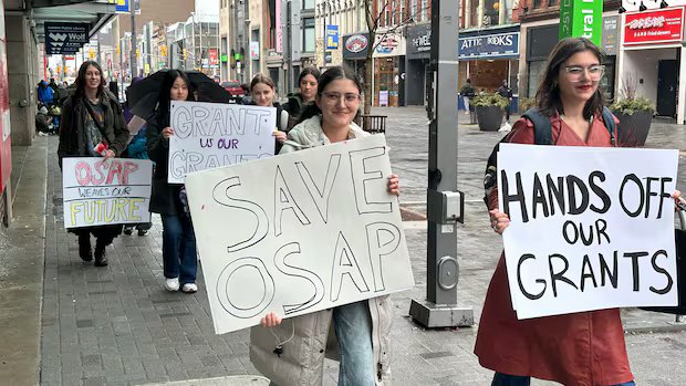 High school students walk out of classes to protest Ontario’s OSAP cuts