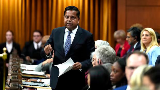 Liberal government introduces bill it says will help track and identify criminals online