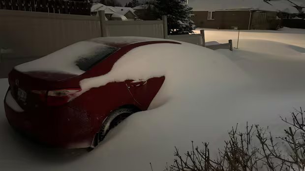 'Extremely hazardous' winter storm closes highways in northeastern Ontario