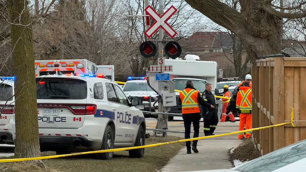 Boy dead after being struck by GO train in Mississauga, police say